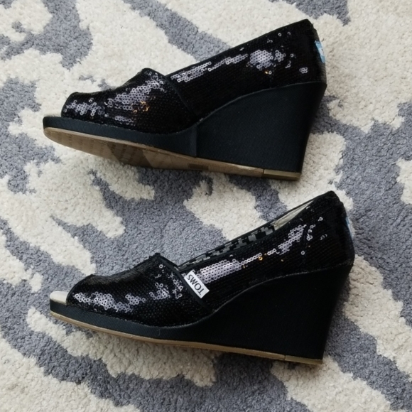 TOMS Wedge Sandals - Picture 3 of 8